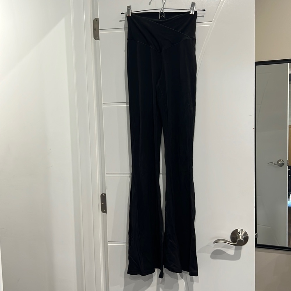 offline by aerie cross flare yogas